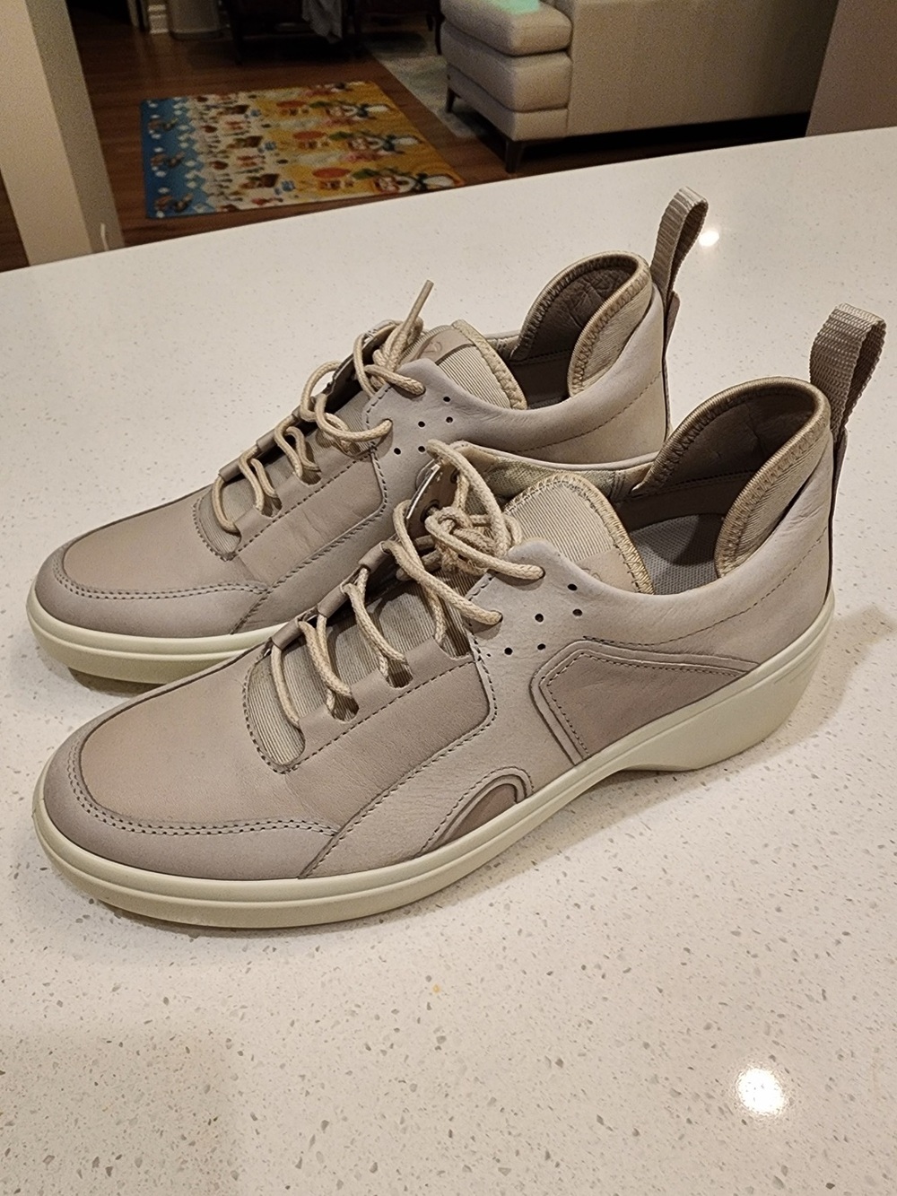 Ecco Women's Taupe Leather Lace-Up Casual Sneakers